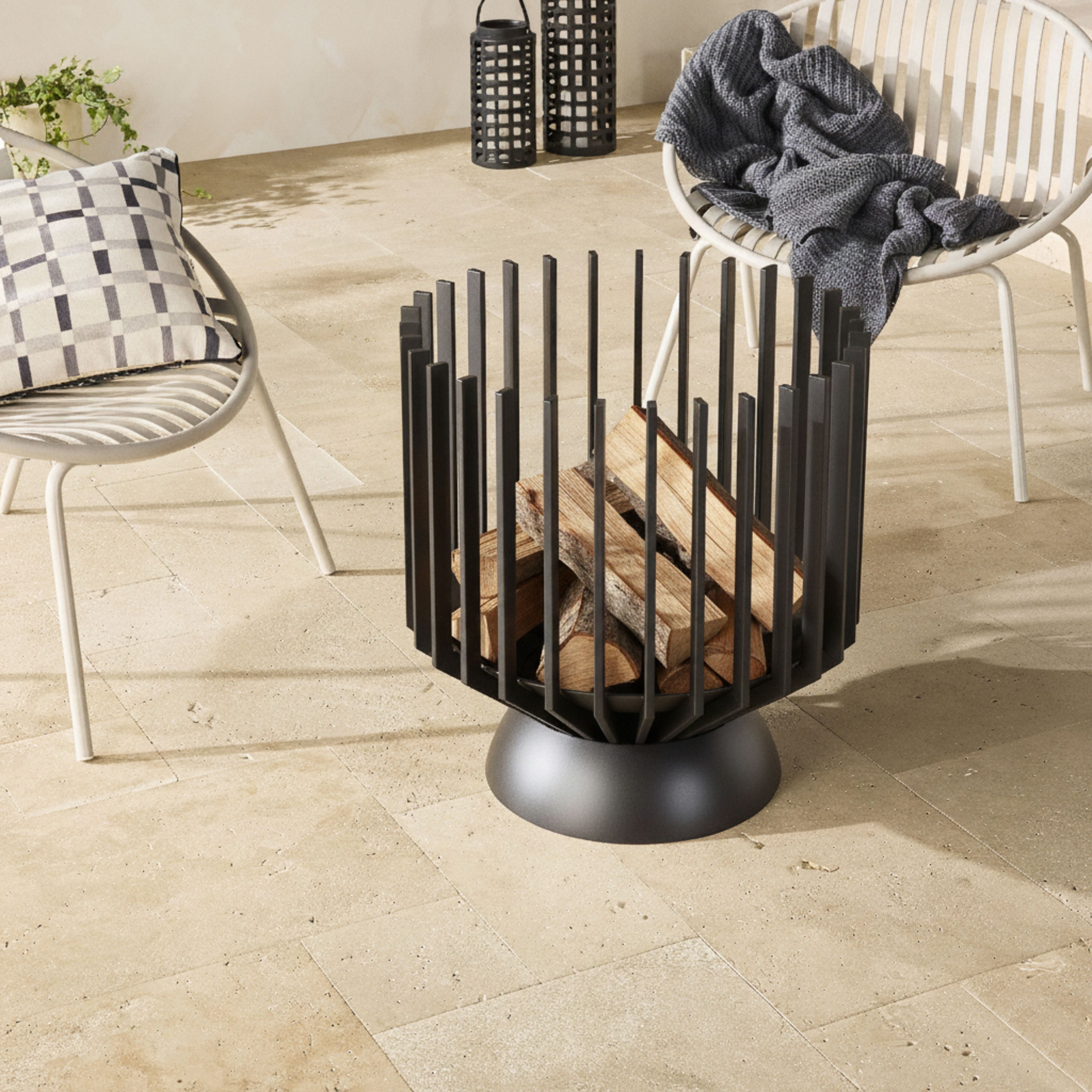 Outdoor fire pits chimineas