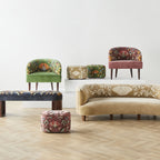Pouffe floral brodé main en velours rose