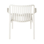 Chaise d'extérieur en plastique blanc traité anti-UV